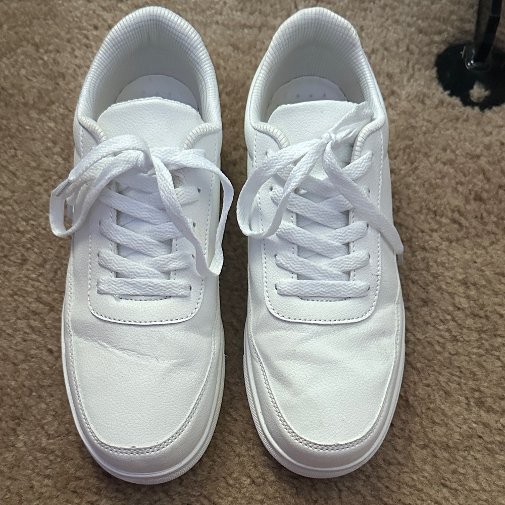 Classic White Women’s Sneakers